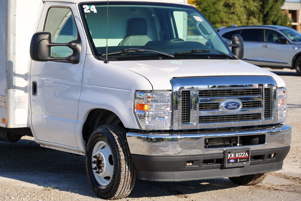 2024 Ford E-350SD Base Cutaway