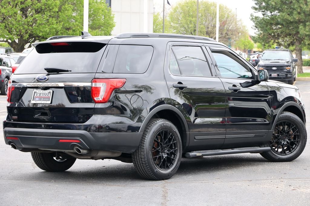 2017 Ford Explorer Base