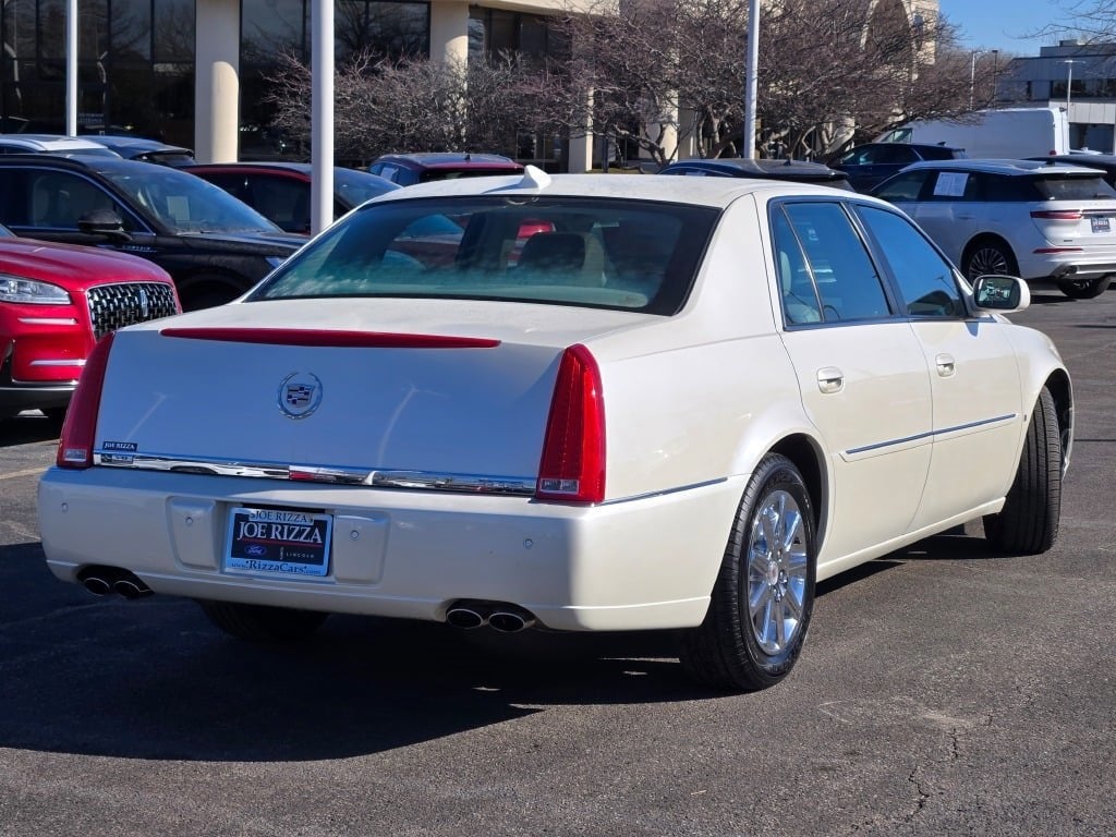 2009 Cadillac DTS Base