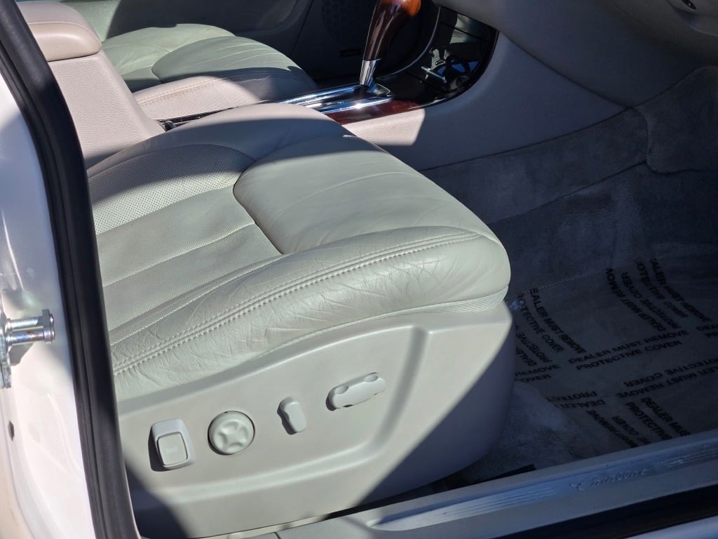 2009 Cadillac DTS Base