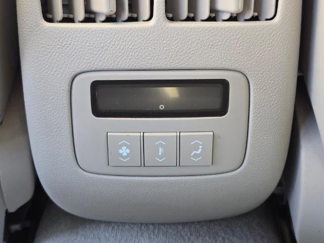 2009 Cadillac DTS Base