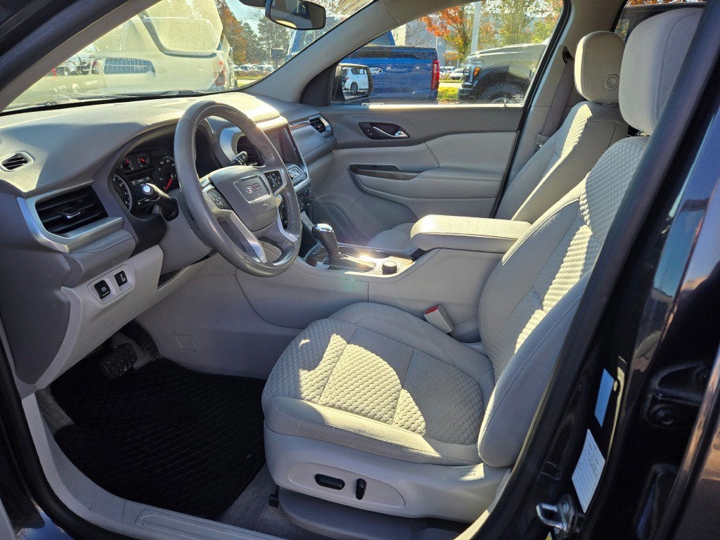 2017 GMC Acadia SLE-2