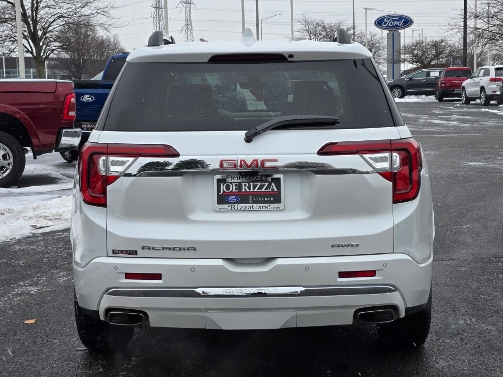 2023 GMC Acadia Denali