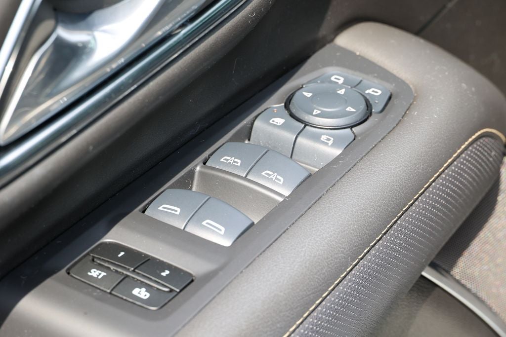 2024 GMC Yukon SLT