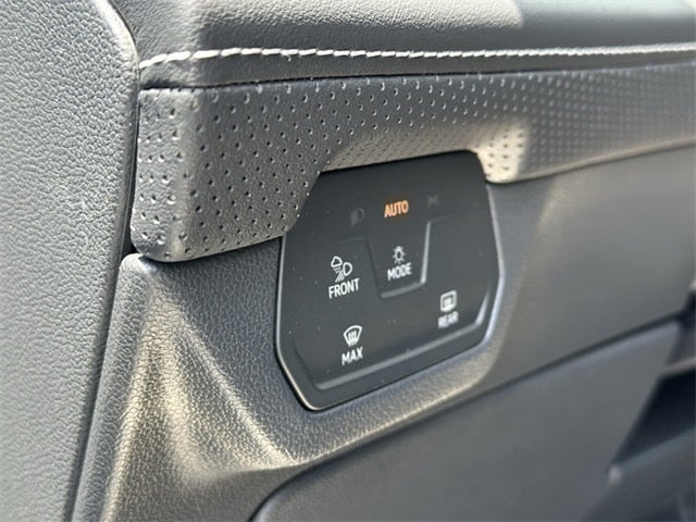 2024 Volkswagen Atlas Cross Sport 2.0T SEL Premium R-Line