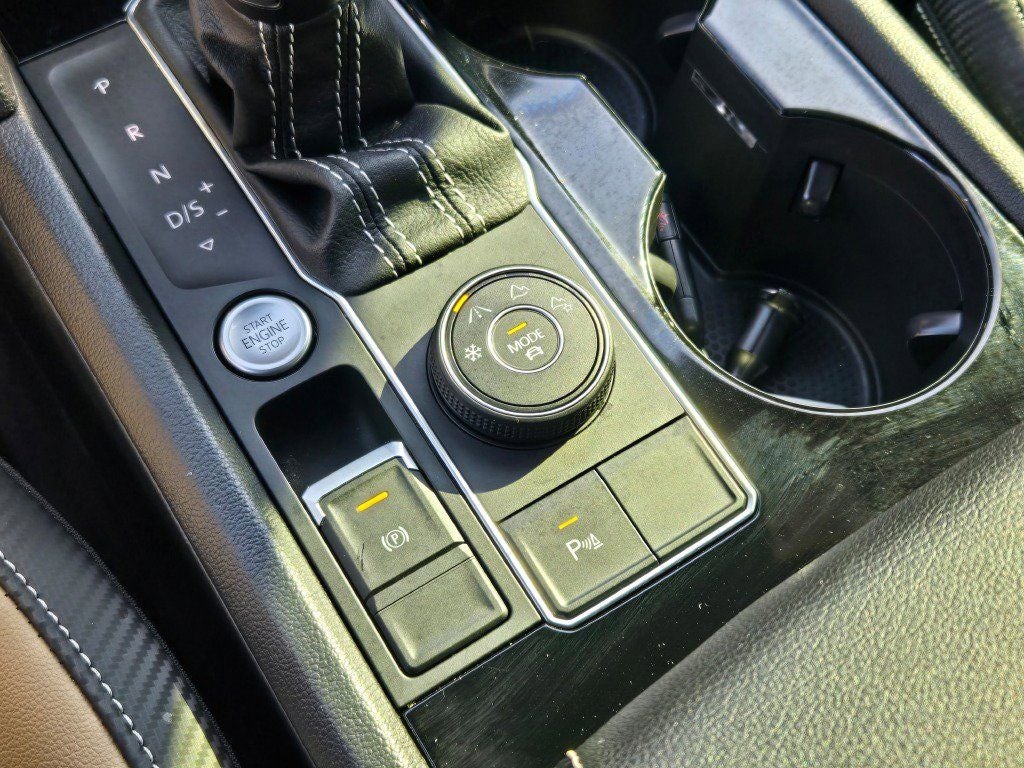 2023 Volkswagen Atlas Cross Sport 2.0T SEL R-Line