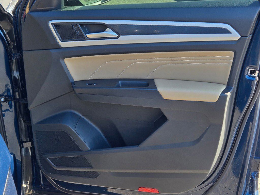 2023 Volkswagen Atlas Cross Sport 2.0T SEL R-Line