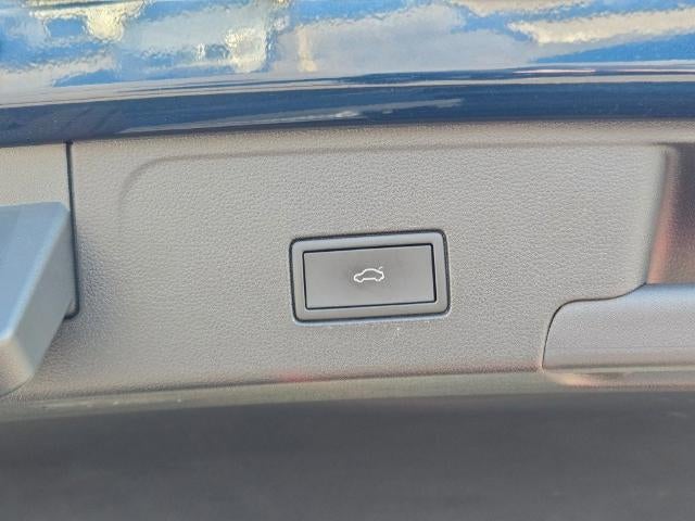 2023 Volkswagen Atlas Cross Sport 2.0T SEL R-Line