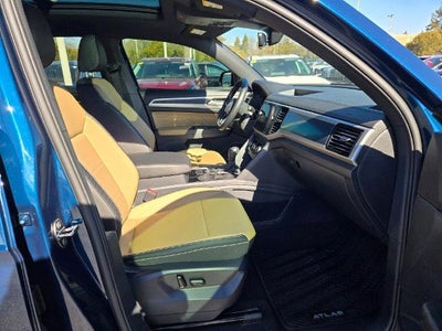 2023 Volkswagen Atlas Cross Sport 2.0T SEL R-Line