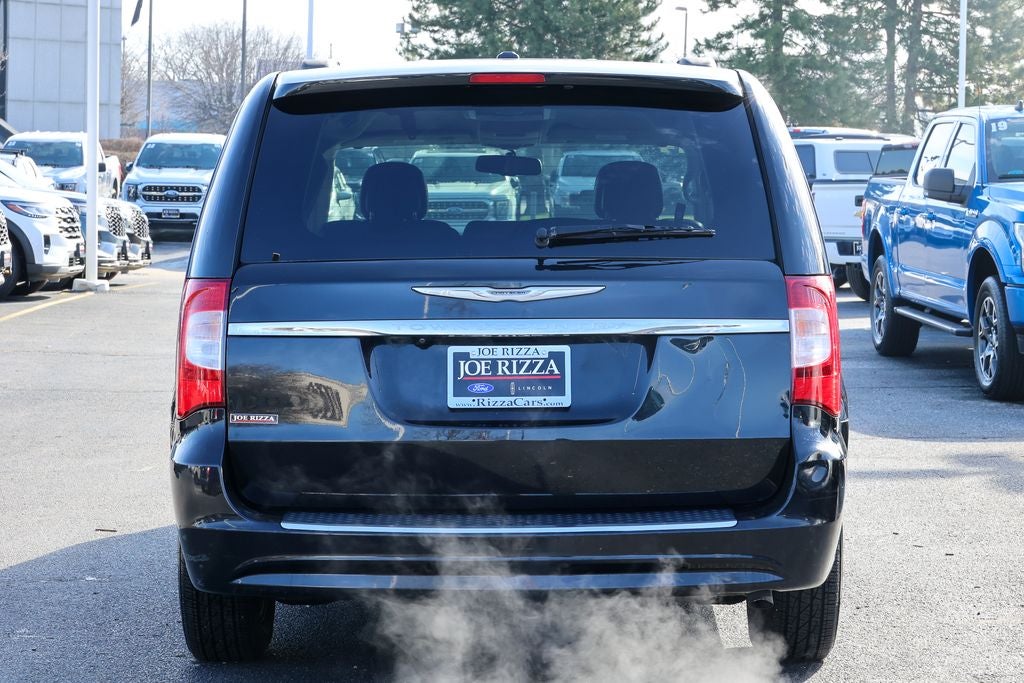 2014 Chrysler Town & Country Touring