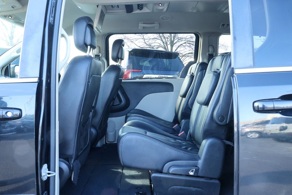 2014 Chrysler Town & Country Touring