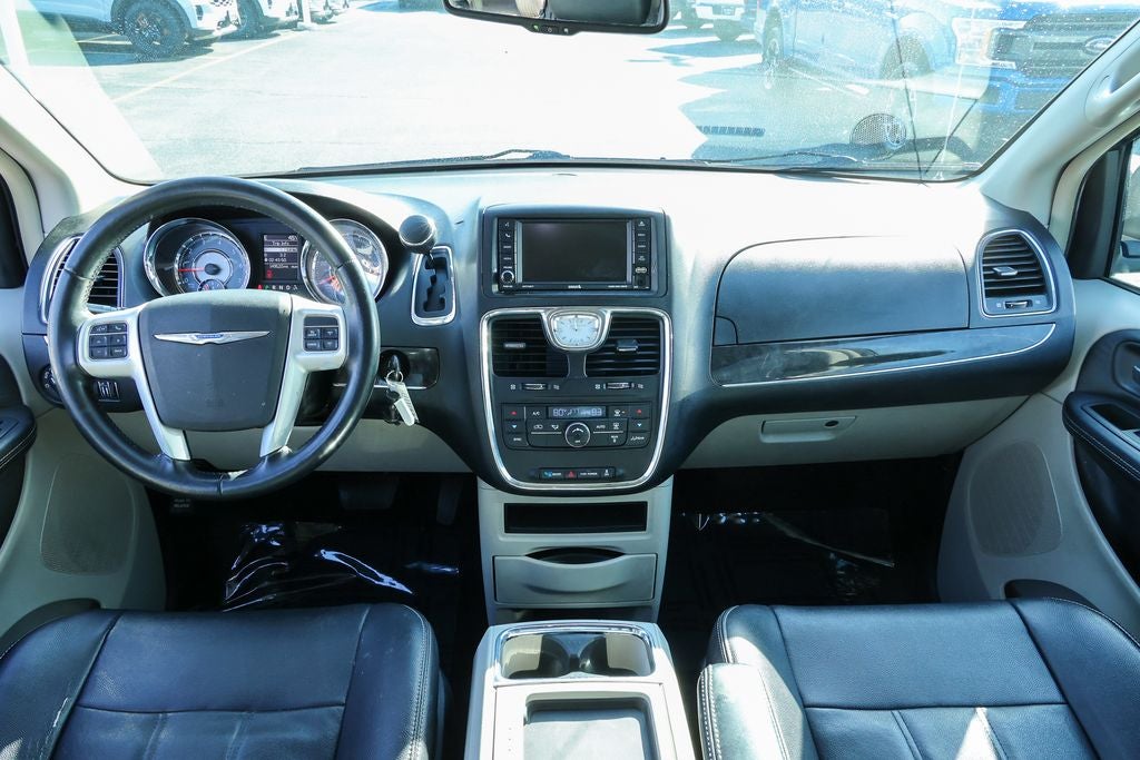 2014 Chrysler Town & Country Touring