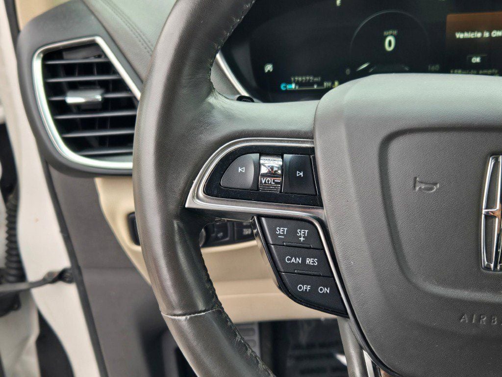 2019 Lincoln Nautilus Select