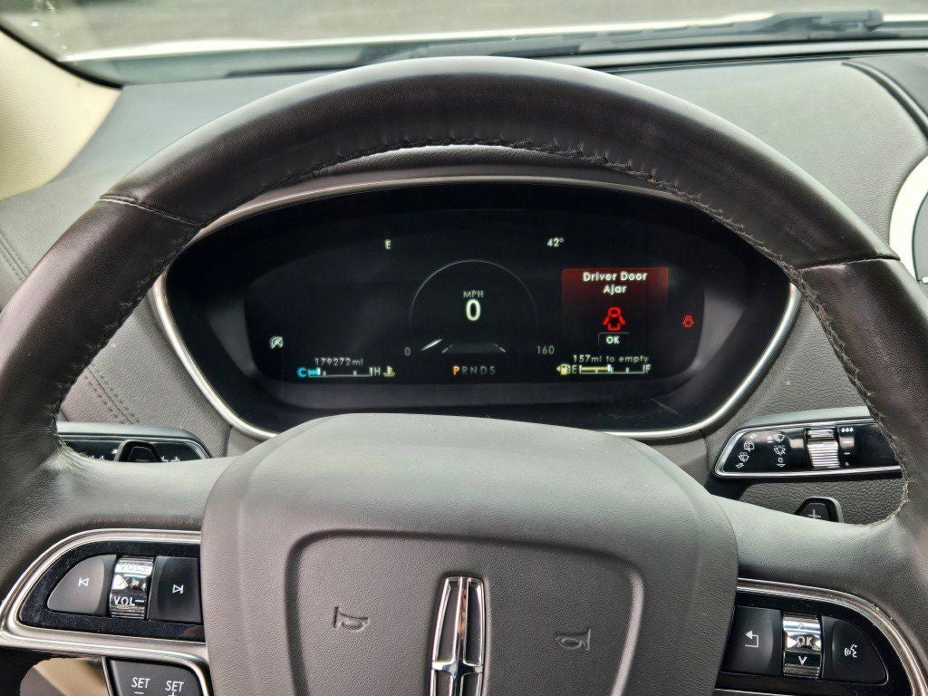 2019 Lincoln Nautilus Select