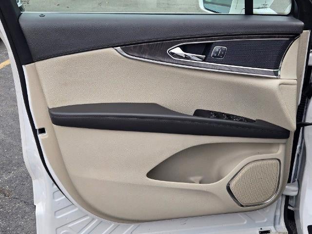 2019 Lincoln Nautilus Select