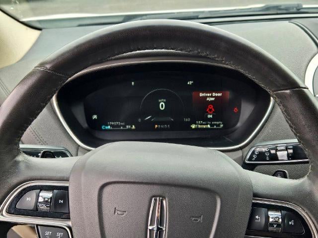 2019 Lincoln Nautilus Select