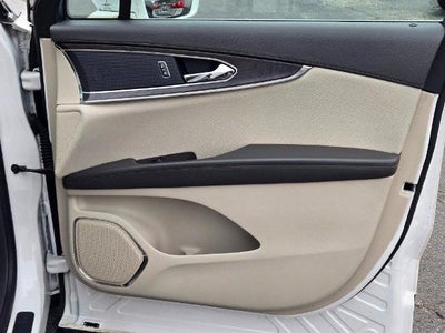 2019 Lincoln Nautilus Select