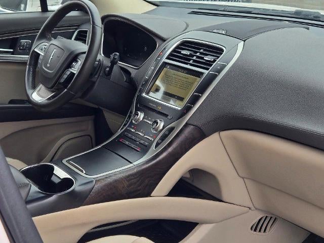 2019 Lincoln Nautilus Select