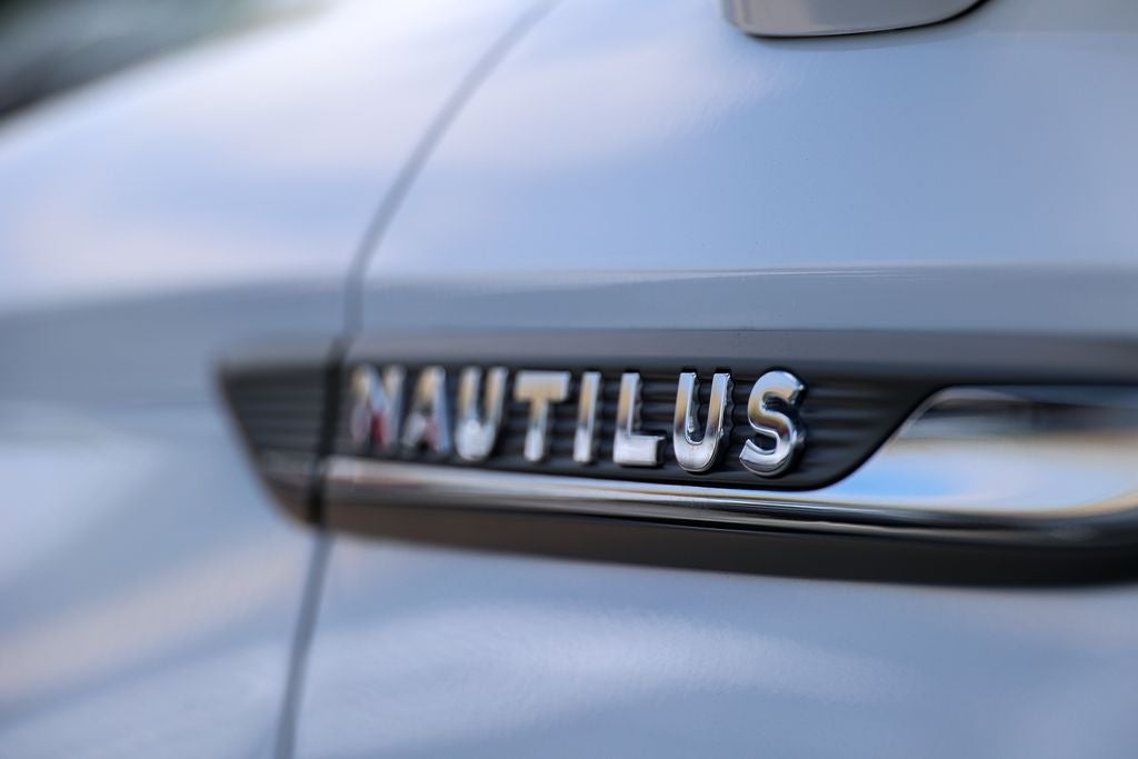 2023 Lincoln Nautilus Standard