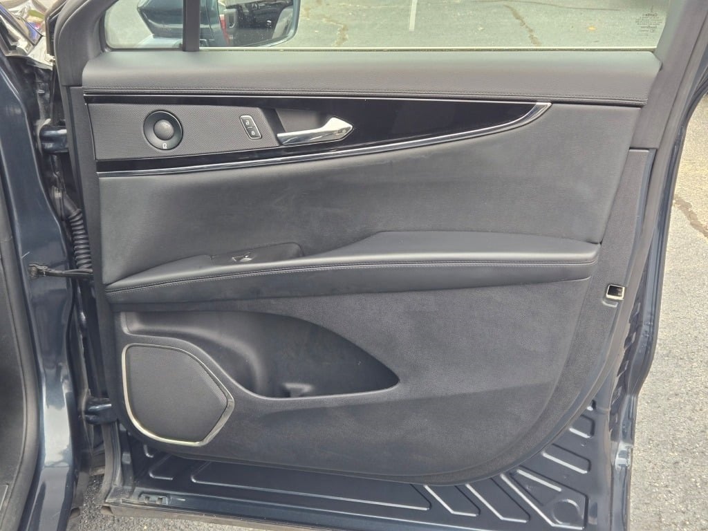 2021 Lincoln Nautilus Reserve