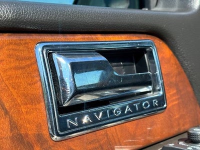 2014 Lincoln Navigator Base