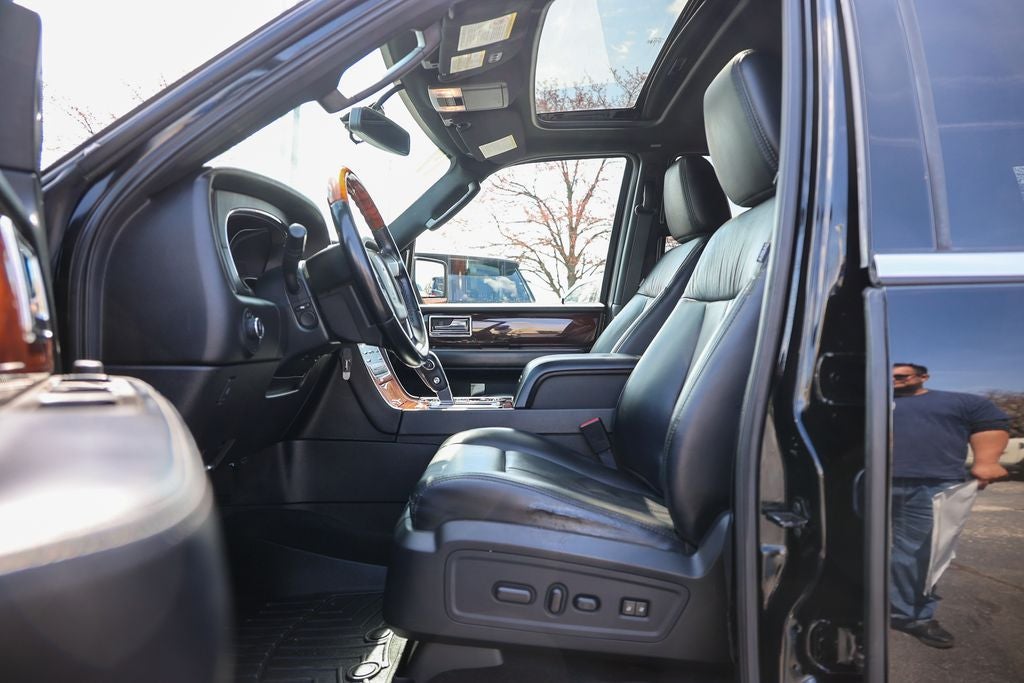 2017 Lincoln Navigator Select