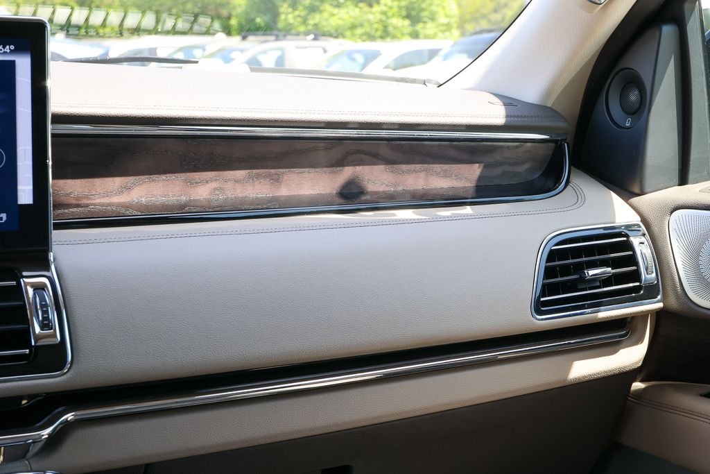 2023 Lincoln Navigator L Reserve