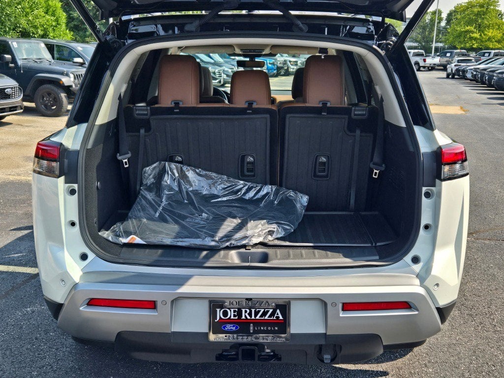 2024 Nissan Pathfinder Platinum