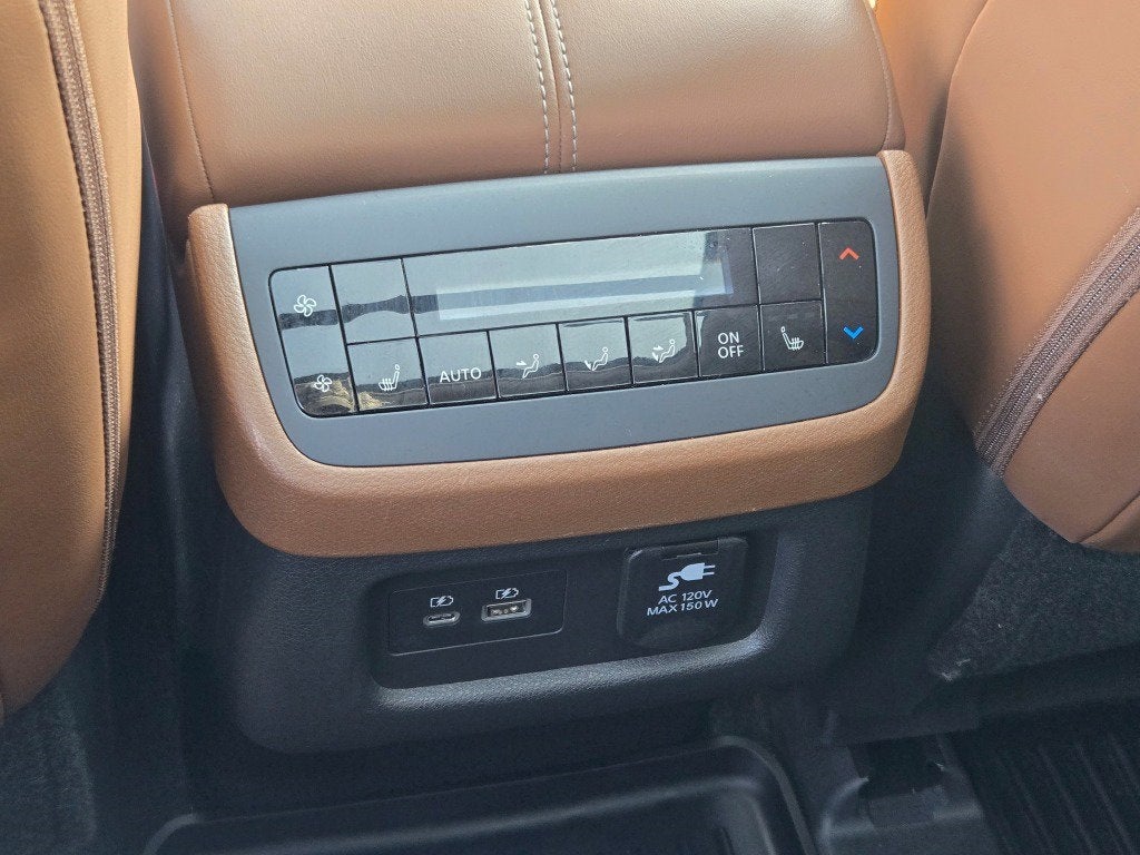 2024 Nissan Pathfinder Platinum