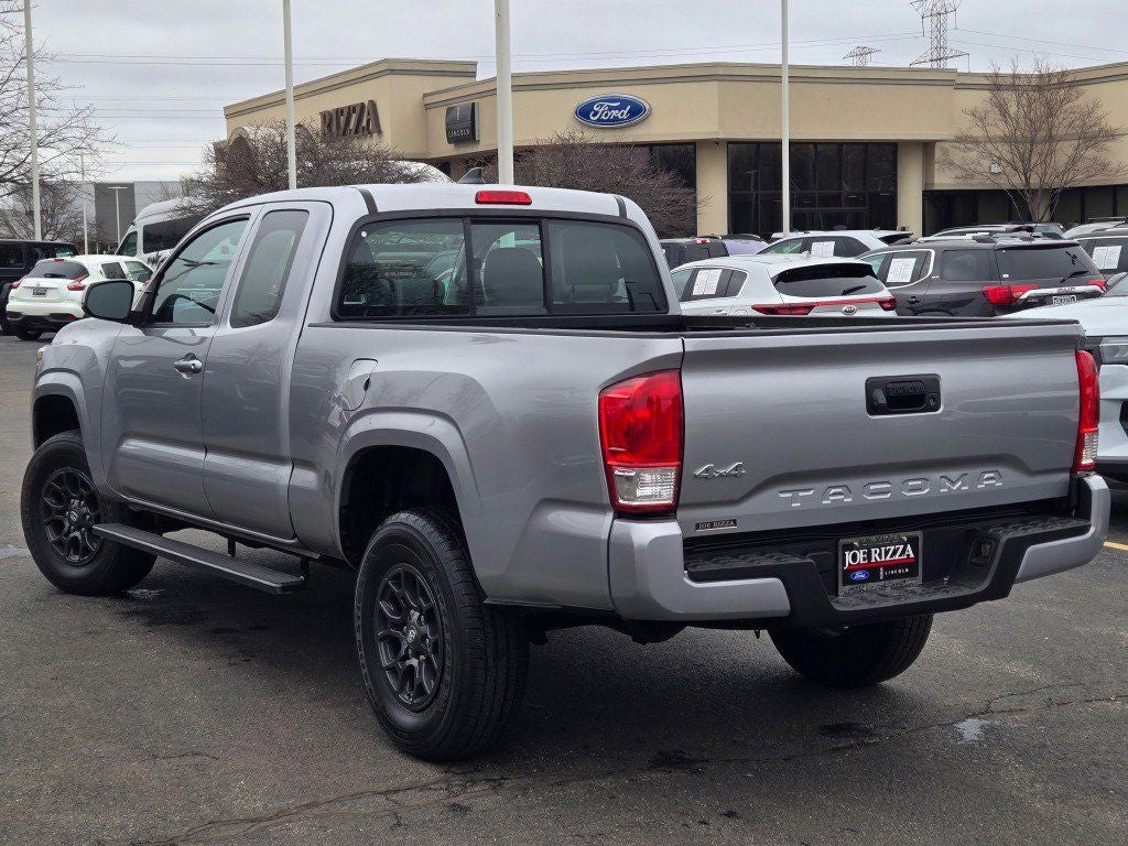 2016 Toyota Tacoma SR