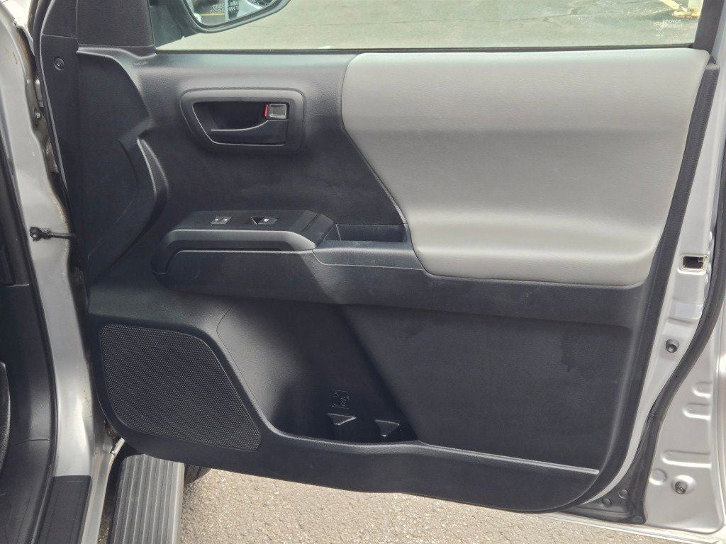 2016 Toyota Tacoma SR