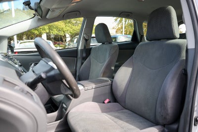 2014 Toyota Prius v Two