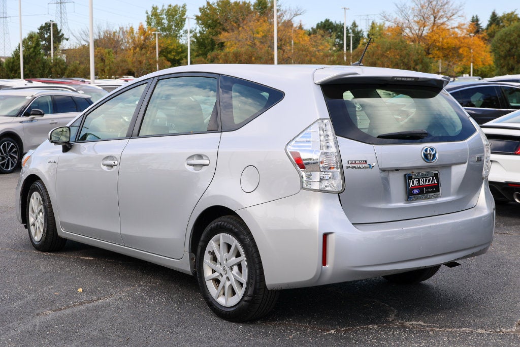 2014 Toyota Prius v Two
