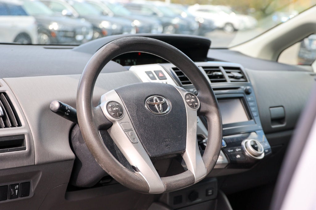 2014 Toyota Prius v Two