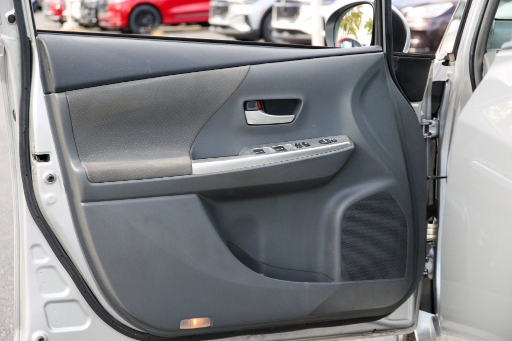 2014 Toyota Prius v Two