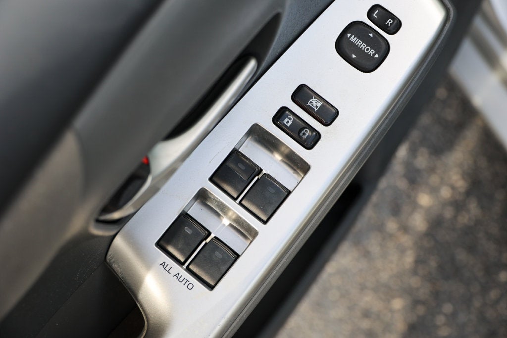 2014 Toyota Prius v Two