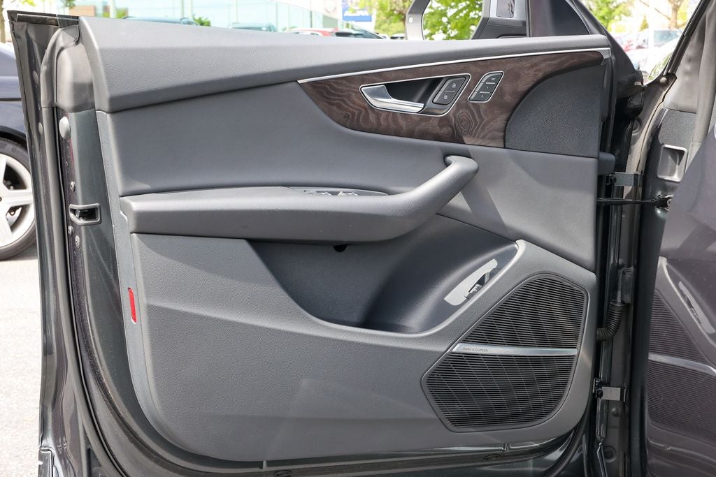 2021 Audi Q8 55 Premium Plus quattro