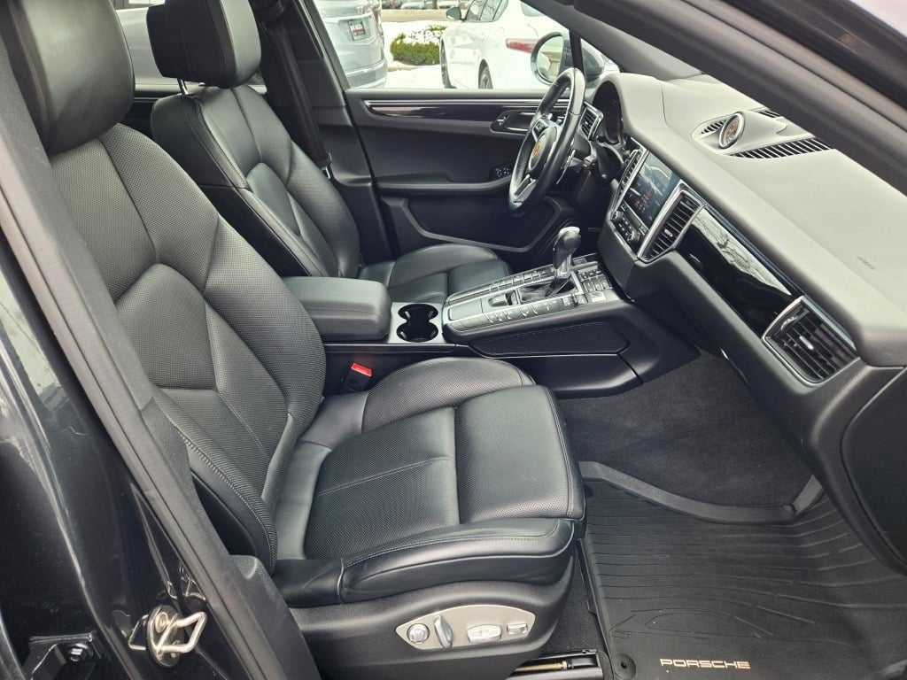 2018 Porsche Macan Base