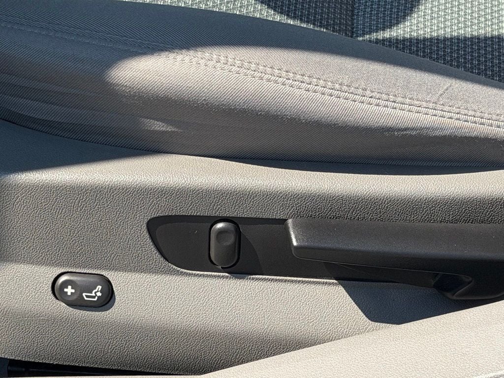 2011 Chevrolet Malibu LS 1LS