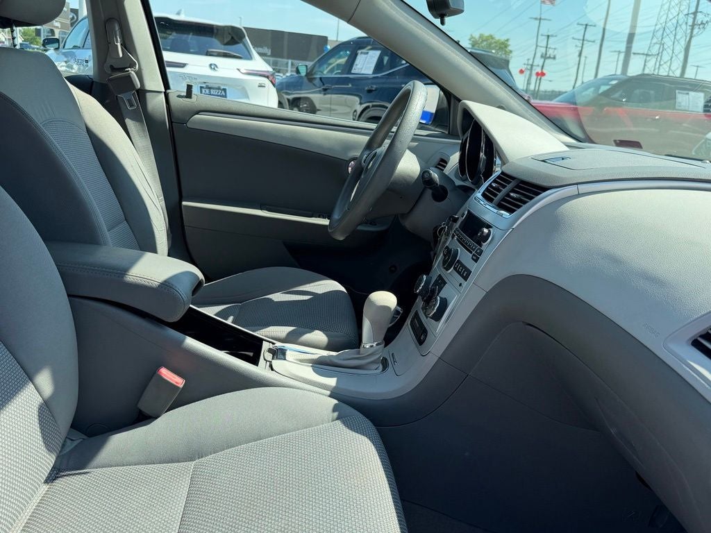 2011 Chevrolet Malibu LS 1LS
